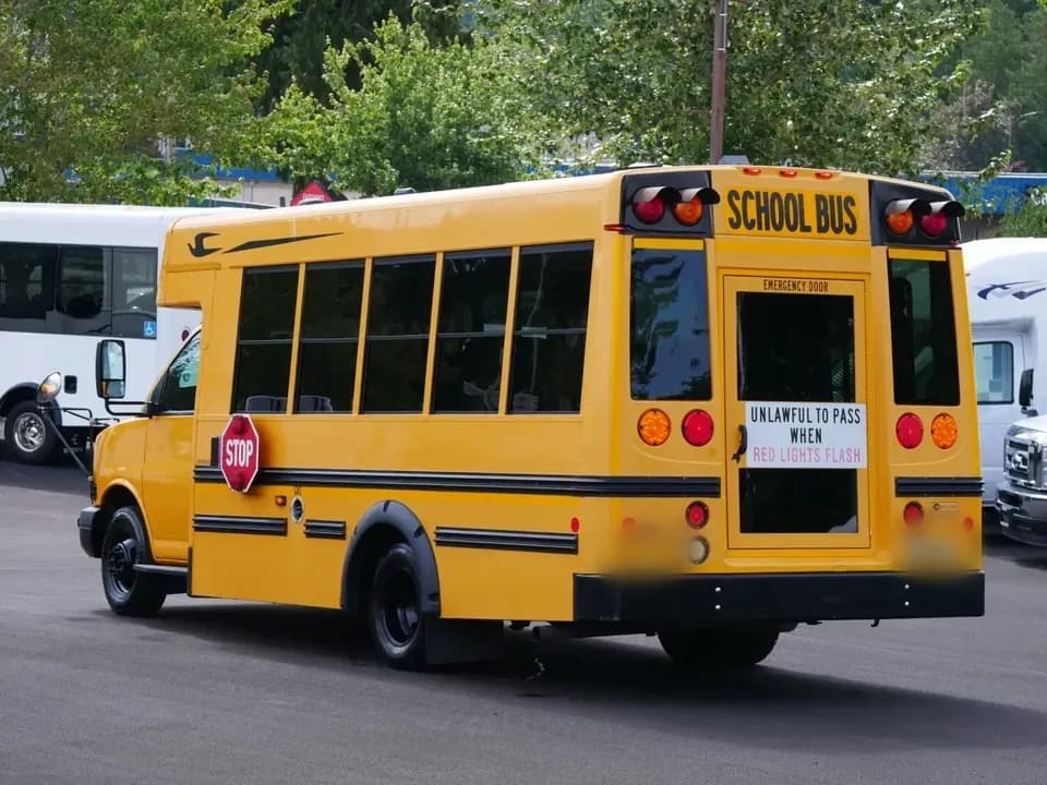 2014 Chevrolet Girardin School Bus - Image 3