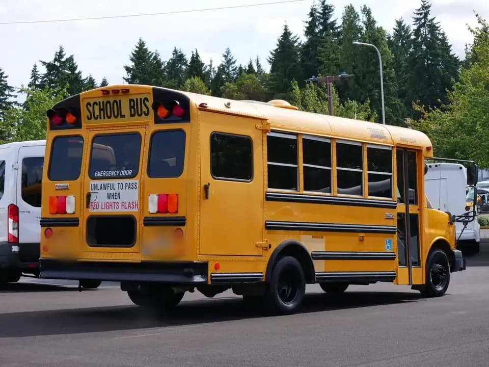 2012 Chevrolet Thomas School Bus - Image 2