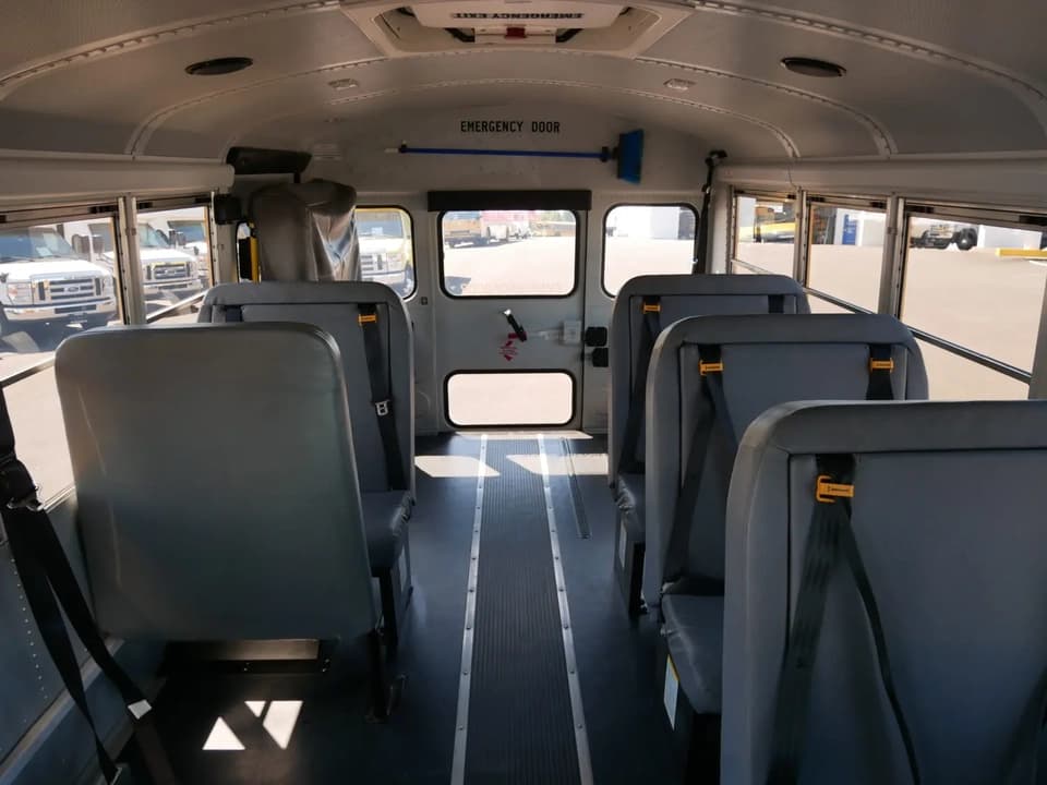 2010 Chevrolet Thomas ADA School Bus - Image 5