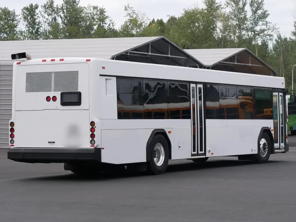 2008 Gillig Low Floor Transit Bus - Image 3