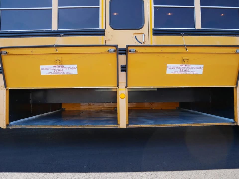 2006 Blue Bird All American School Bus - Image 10