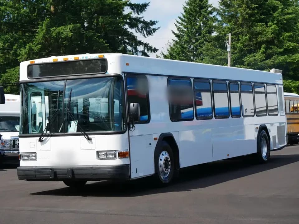 2003 Gillig Low Floor ADA Transit Bus - Image 1
