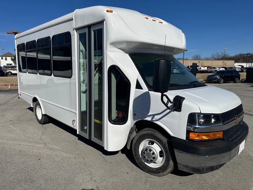 2024 Chevrolet 3500 Starcraft AllStar Shuttle Bus - Image 1