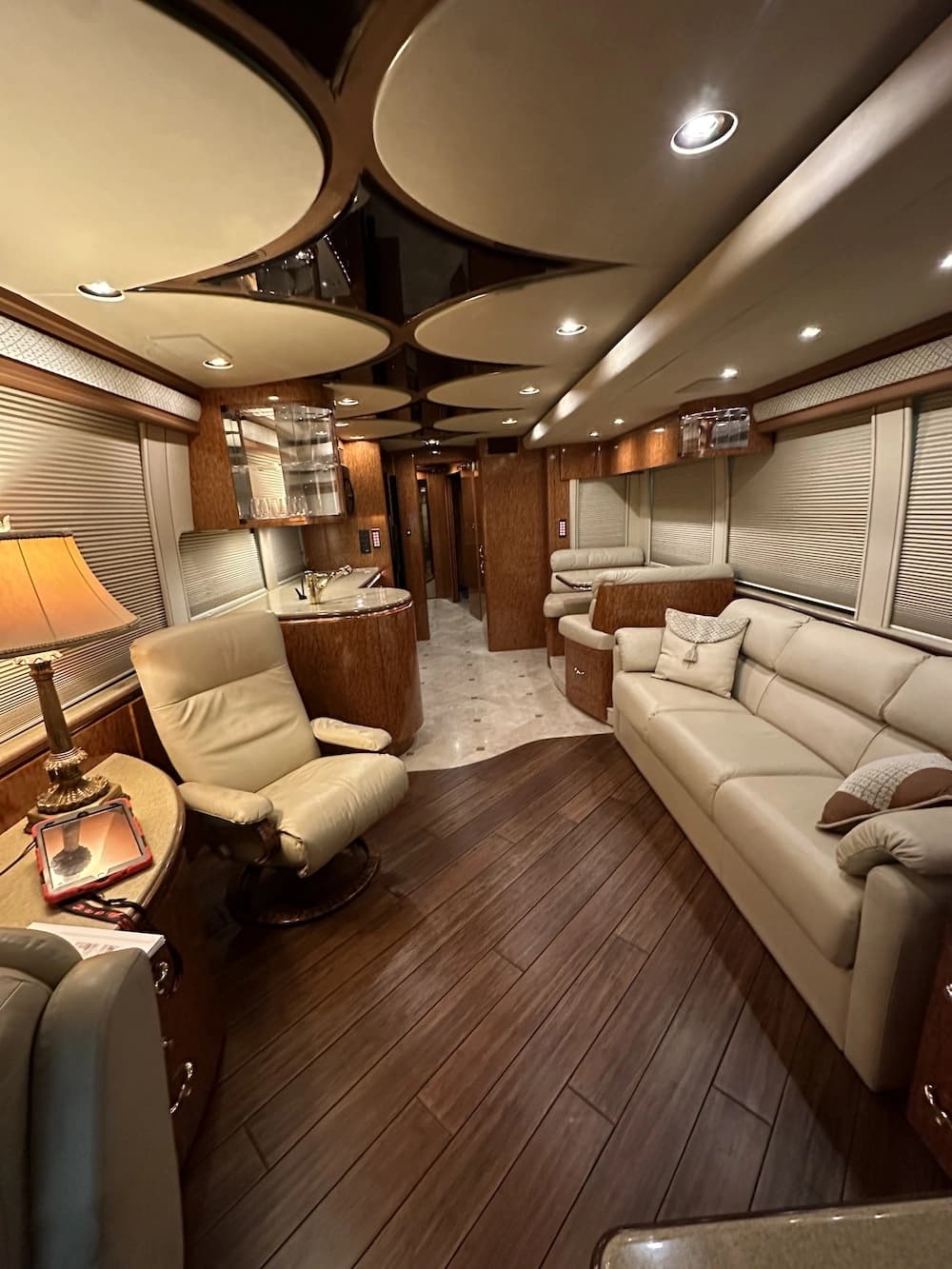 2003 Prevost Marathon XLII Motorhome - Image 11
