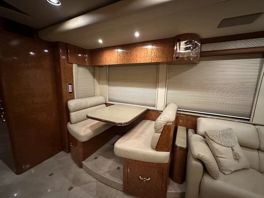 2003 Prevost Marathon XLII Motorhome - Image 15