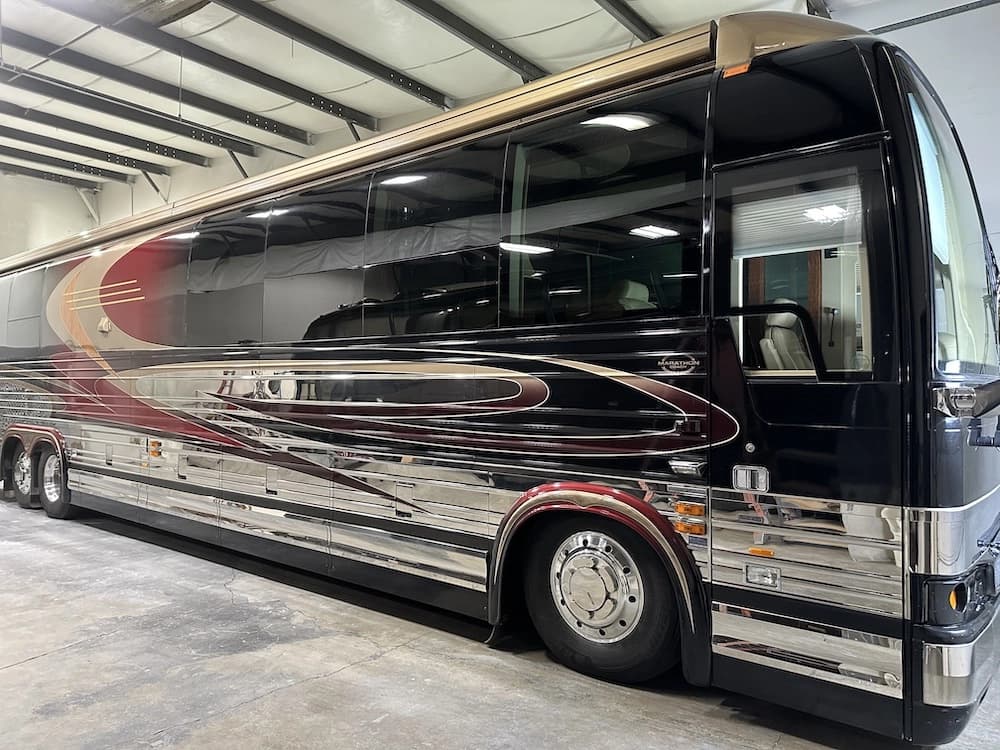 2003 Prevost Marathon XLII Motorhome - Image 4