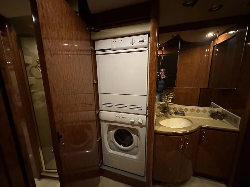 2003 Prevost Marathon XLII Motorhome - Image 34