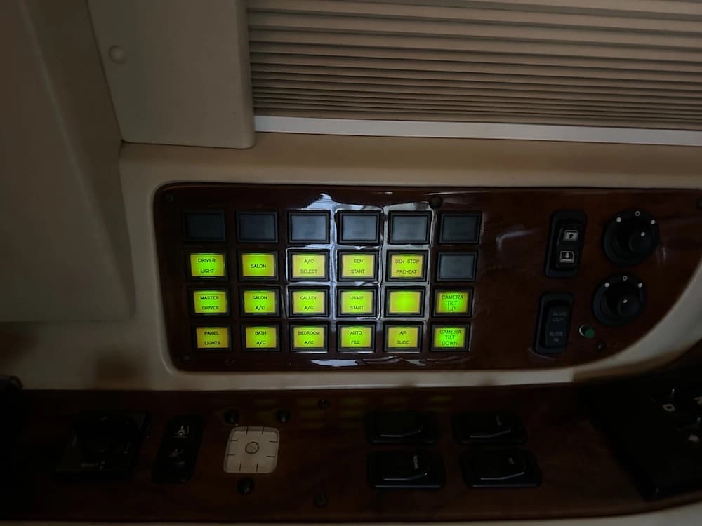 2003 Prevost Marathon XLII Motorhome - Image 38