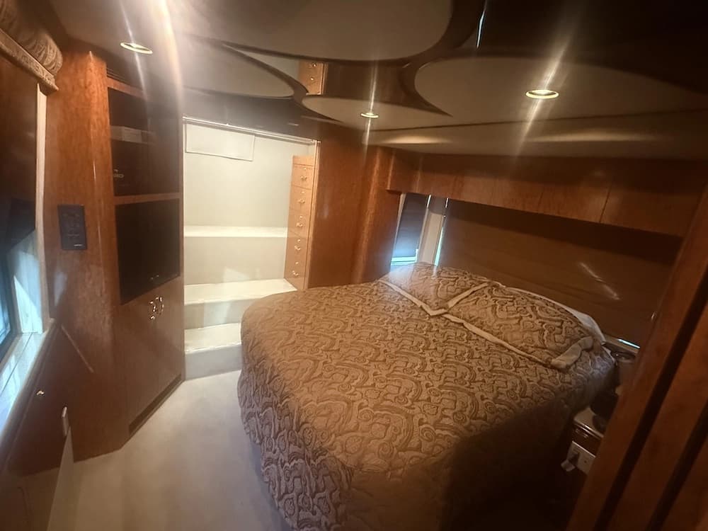 2003 Prevost Marathon XLII Motorhome - Image 41