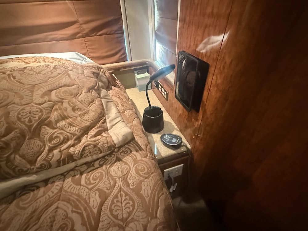 2003 Prevost Marathon XLII Motorhome - Image 42