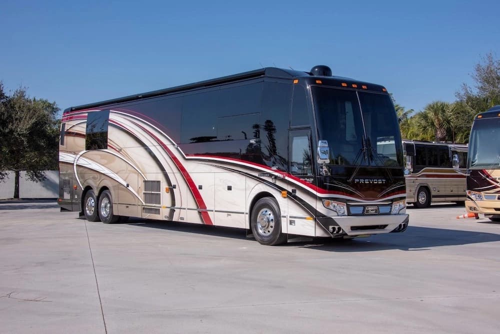 2014 Prevost Liberty Elegant Lady H3-45 Motorhome - Image 1