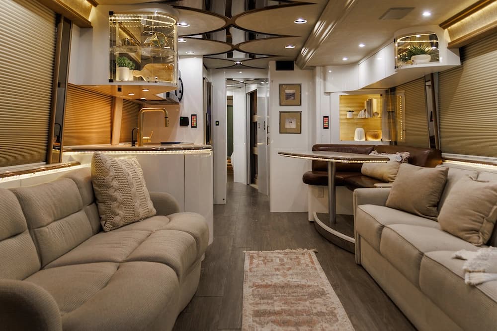 2006 Prevost Marathon XLII Motorhome - Image 15