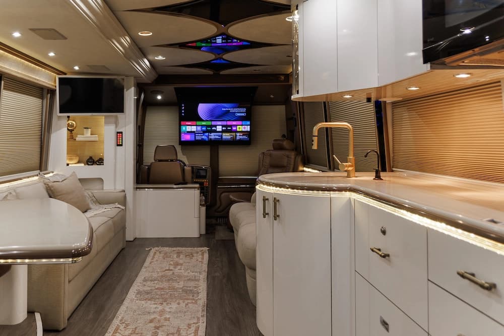 2006 Prevost Marathon XLII Motorhome - Image 7