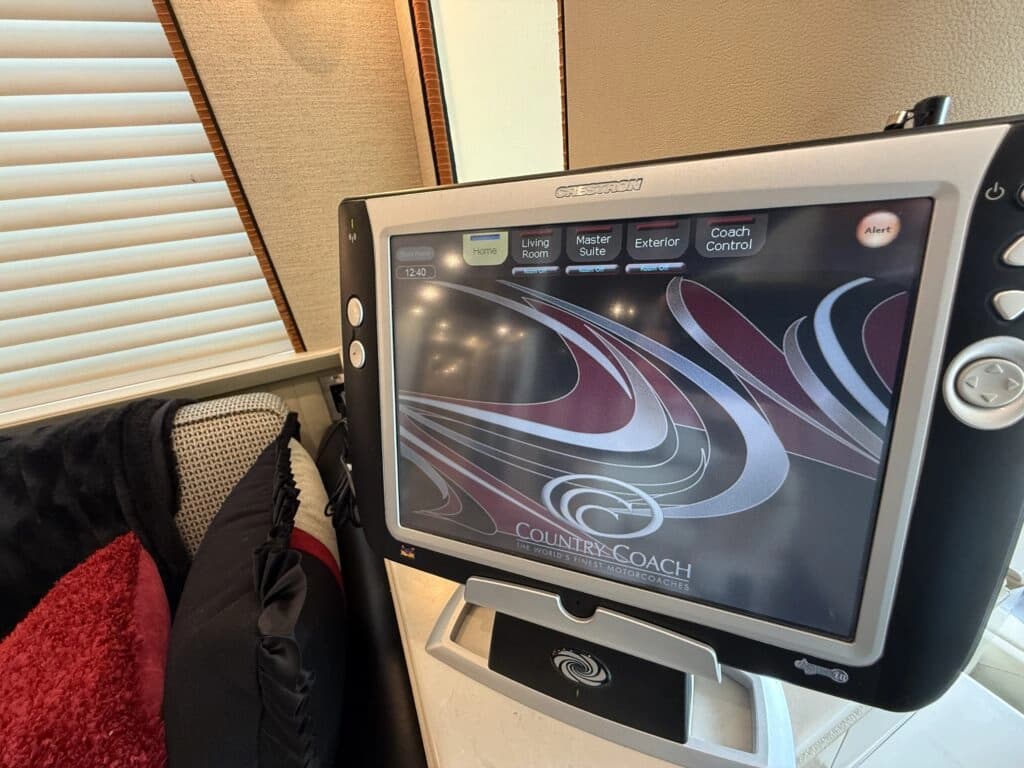 2007 Prevost XLII Motor Home - Image 12