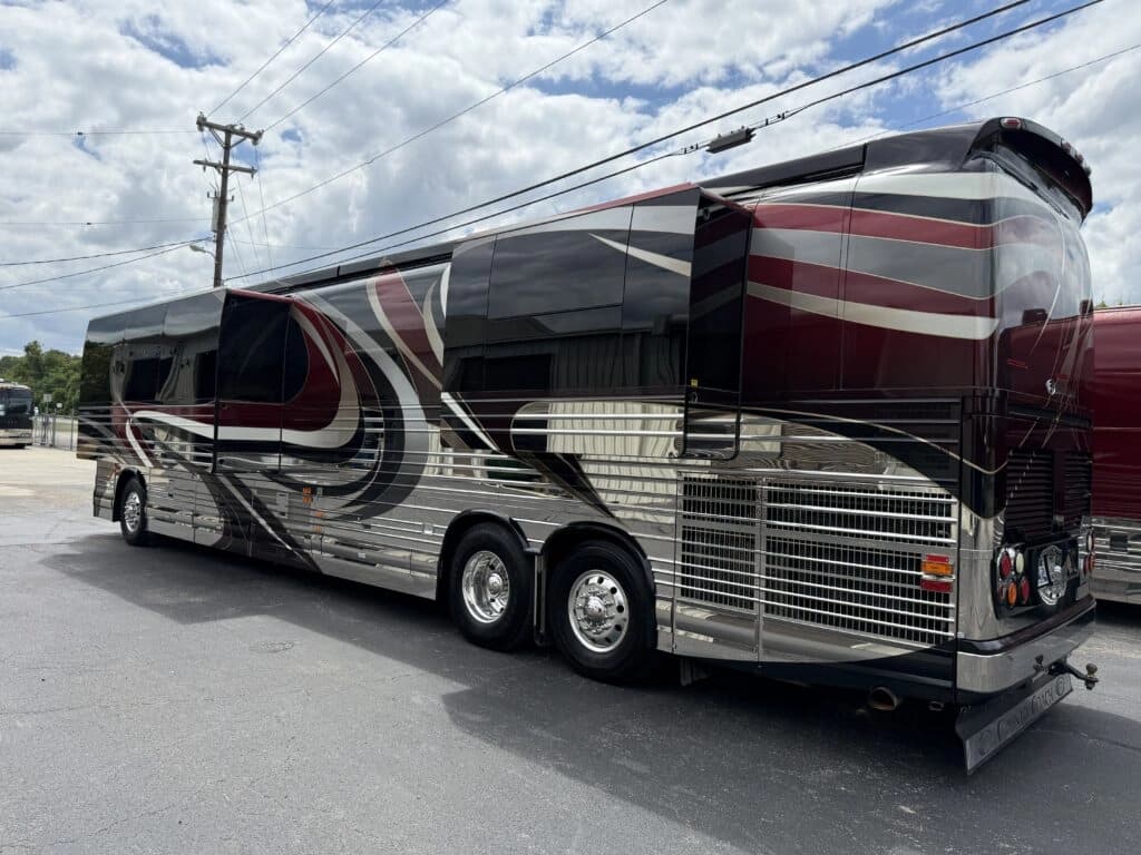 2007 Prevost XLII Motor Home - Image 4