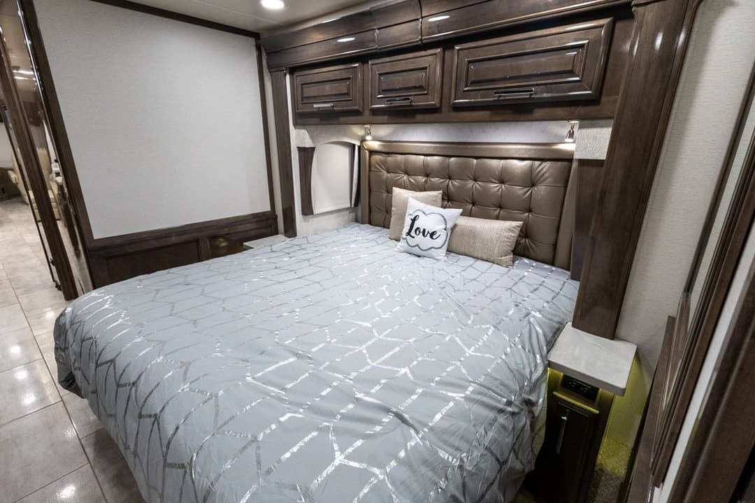 2022 Entegra Anthem 44R Motorhome - Image 28