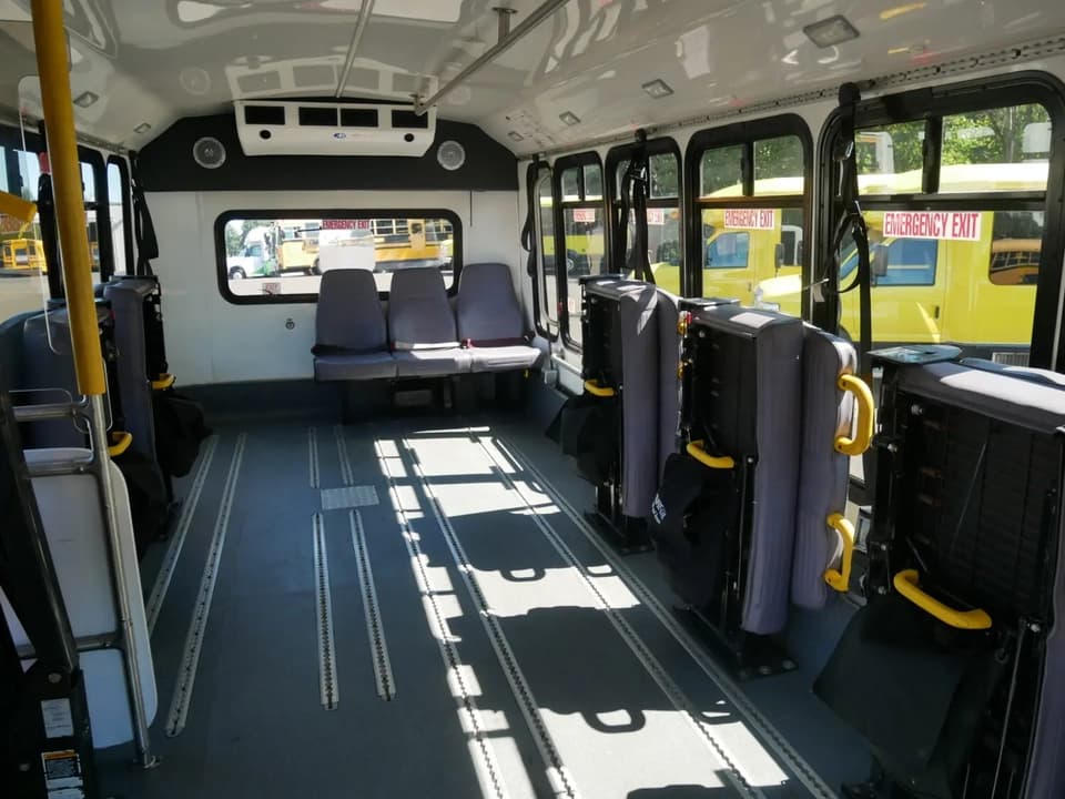 2014 ElDorado Aerotech ADA Shuttle Bus - Image 6