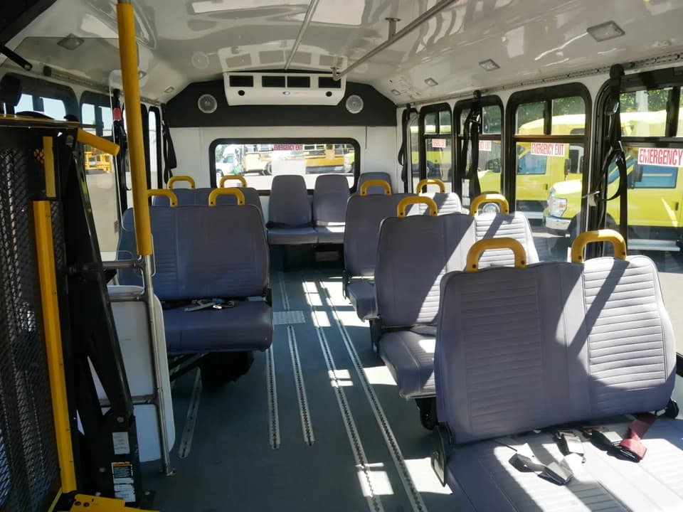 2014 ElDorado Aerotech ADA Shuttle Bus - Image 7