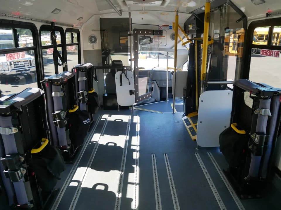 2014 ElDorado Aerotech ADA Shuttle Bus - Image 8