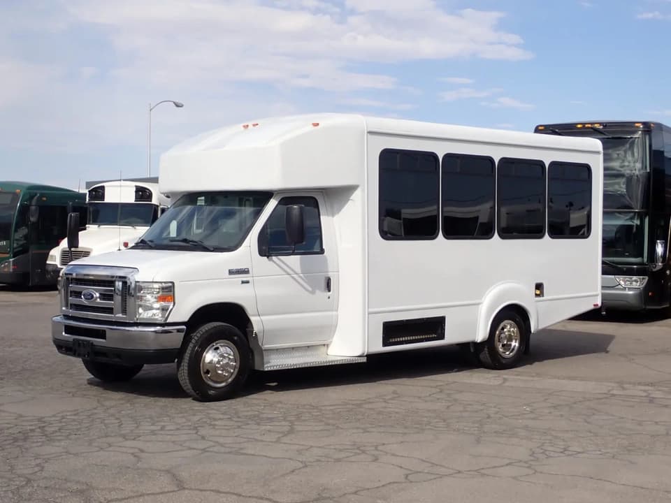 2015 Goshen Impulse ADA Shuttle Bus - Image 3