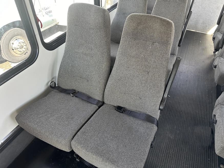 2007 Ford E350 Starcraft Allstar Shuttle Bus - Image 5