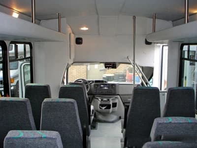 2009 Ford E350 Starcraft Allstar Shuttle Bus - Image 3