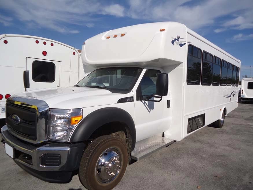 2016 Ford F550 Starcraft XL Shuttle Bus - Image 1