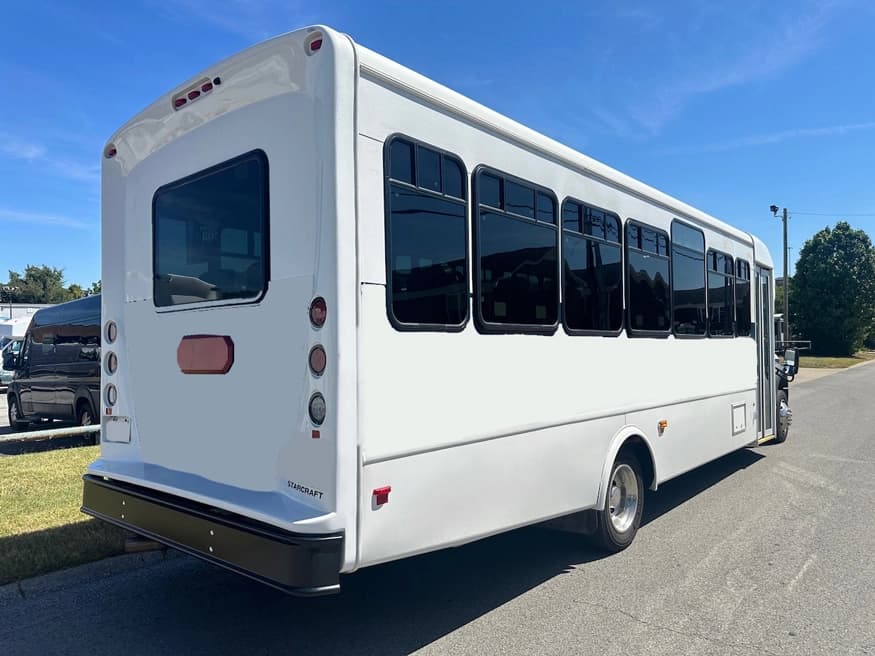 2022 Ford F550 Startcraft XL Shuttle Bus - Image 2