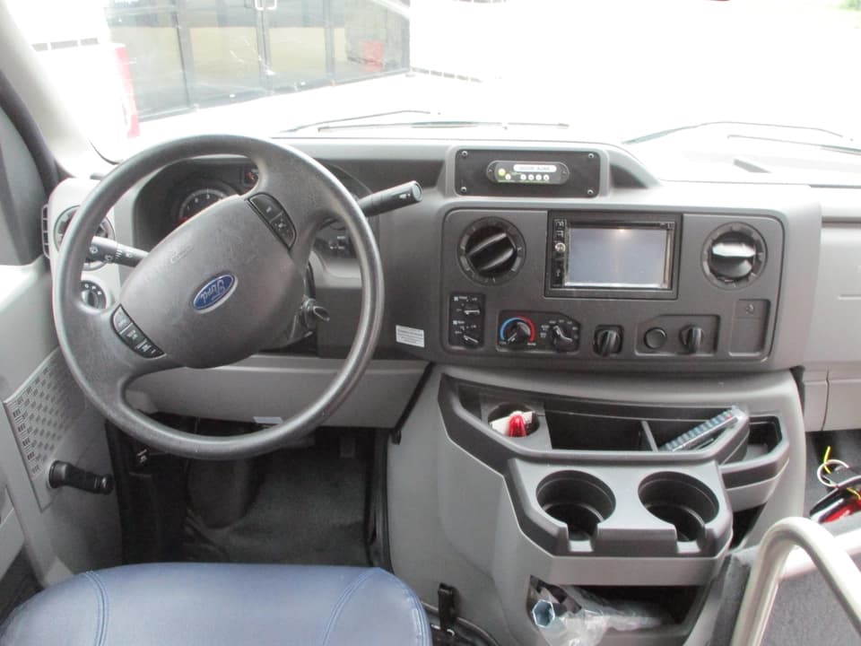 2017 Ford E350 Starcraft Shuttle Bus - Image 10