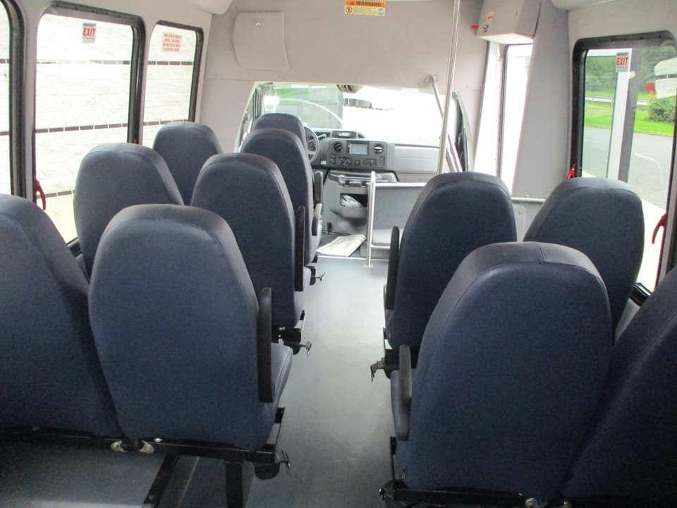 2017 Ford E350 Starcraft Shuttle Bus - Image 21