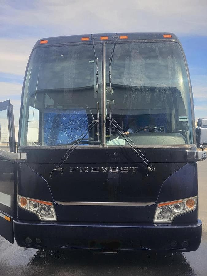 2019 Prevost H3-45 Coach Bus - Image 1