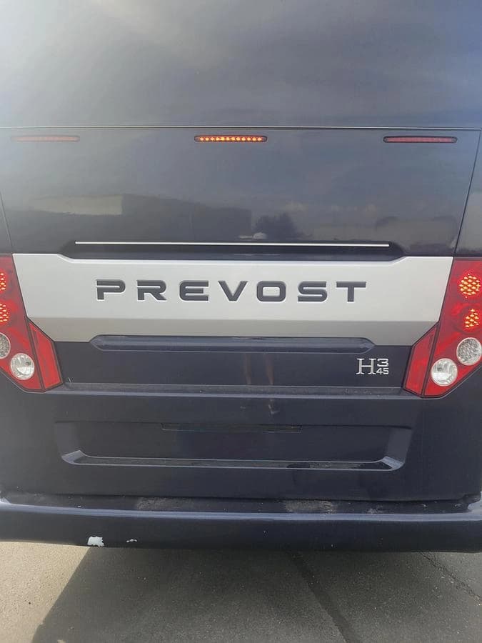 2019 Prevost H3-45 Coach Bus - Image 2