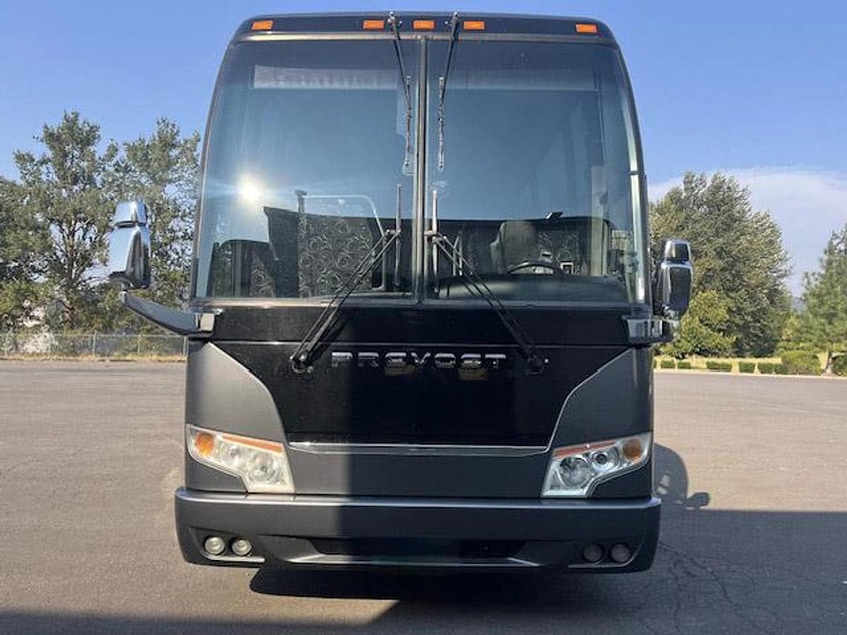 2019 Prevost H3-45 Coach Bus - Image 4