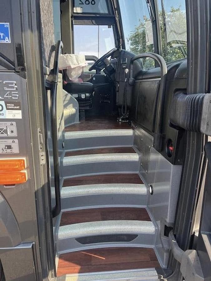 2019 Prevost H3-45 Coach Bus - Image 7
