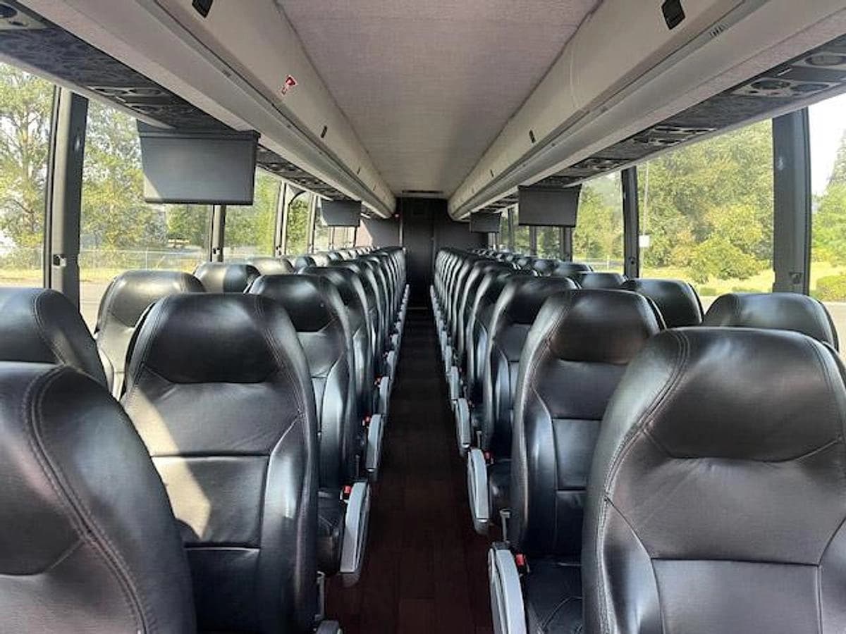 2019 Prevost H3-45 Coach Bus - Image 10