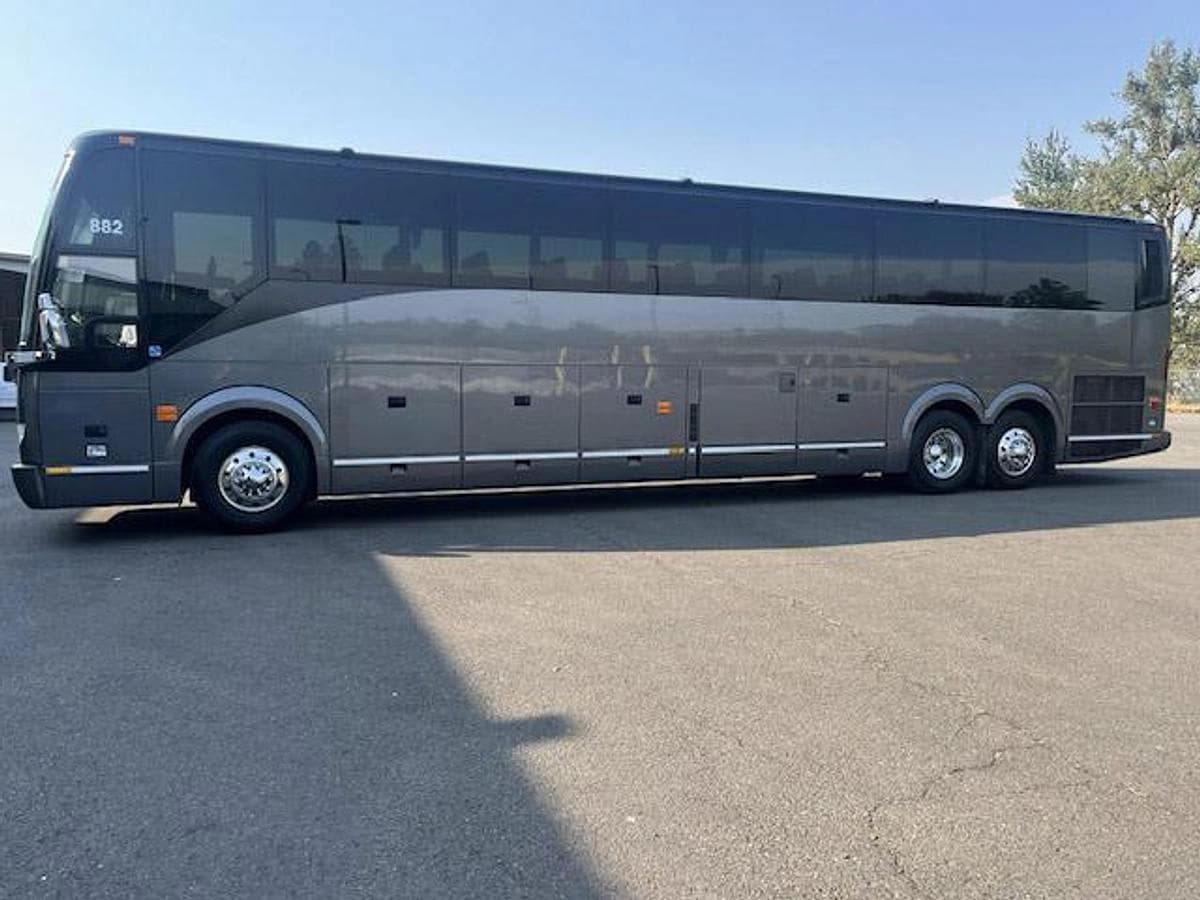 2019 Prevost H3-45 Coach Bus - Image 3