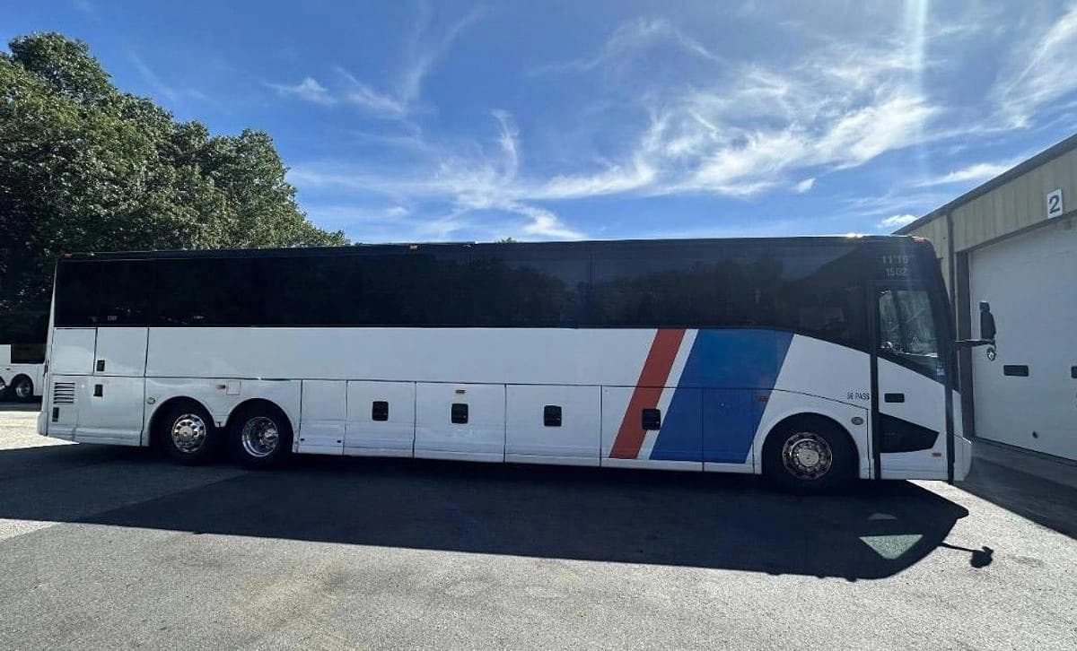 2015 Van Hool CX45 ADA Coach Bus - Image 2