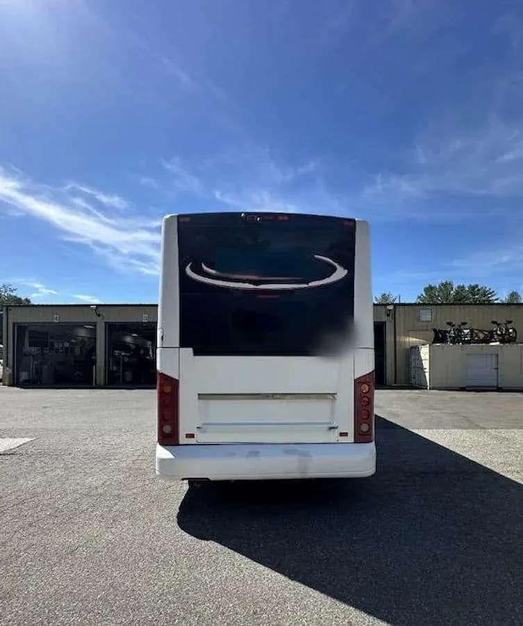 2015 Van Hool CX45 ADA Coach Bus - Image 6