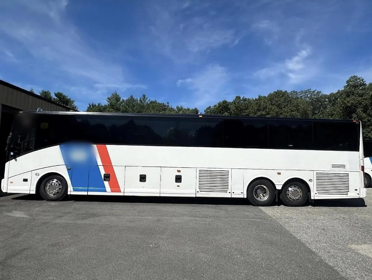 2015 Van Hool CX45 ADA Coach Bus - Image 7