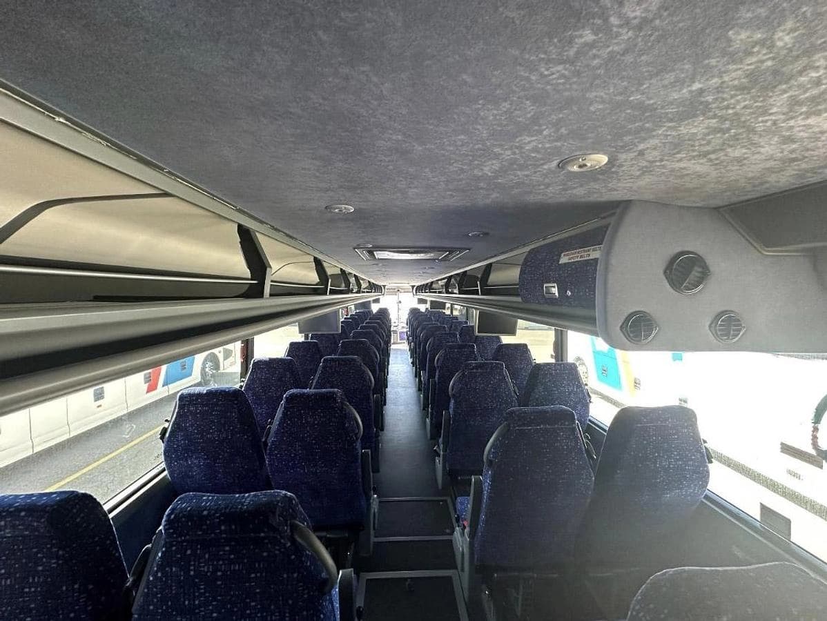 2015 Van Hool CX45 ADA Coach Bus - Image 9
