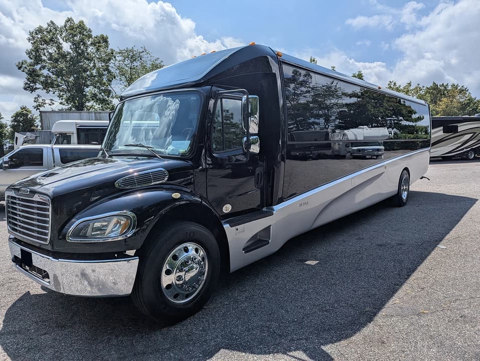2019 Grech GM40 Executive Shuttle - Image 2