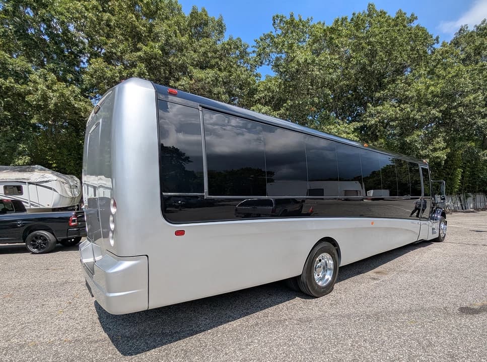 2019 Grech GM40 Executive Shuttle - Image 5