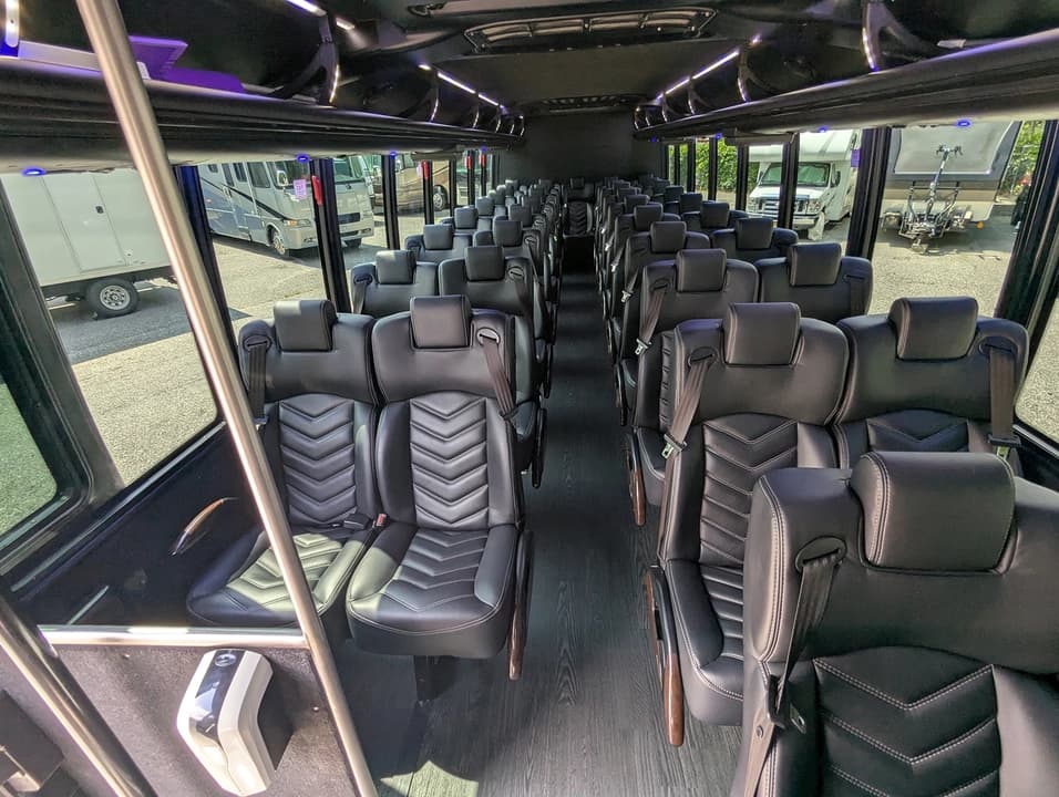 2019 Grech GM40 Executive Shuttle - Image 6