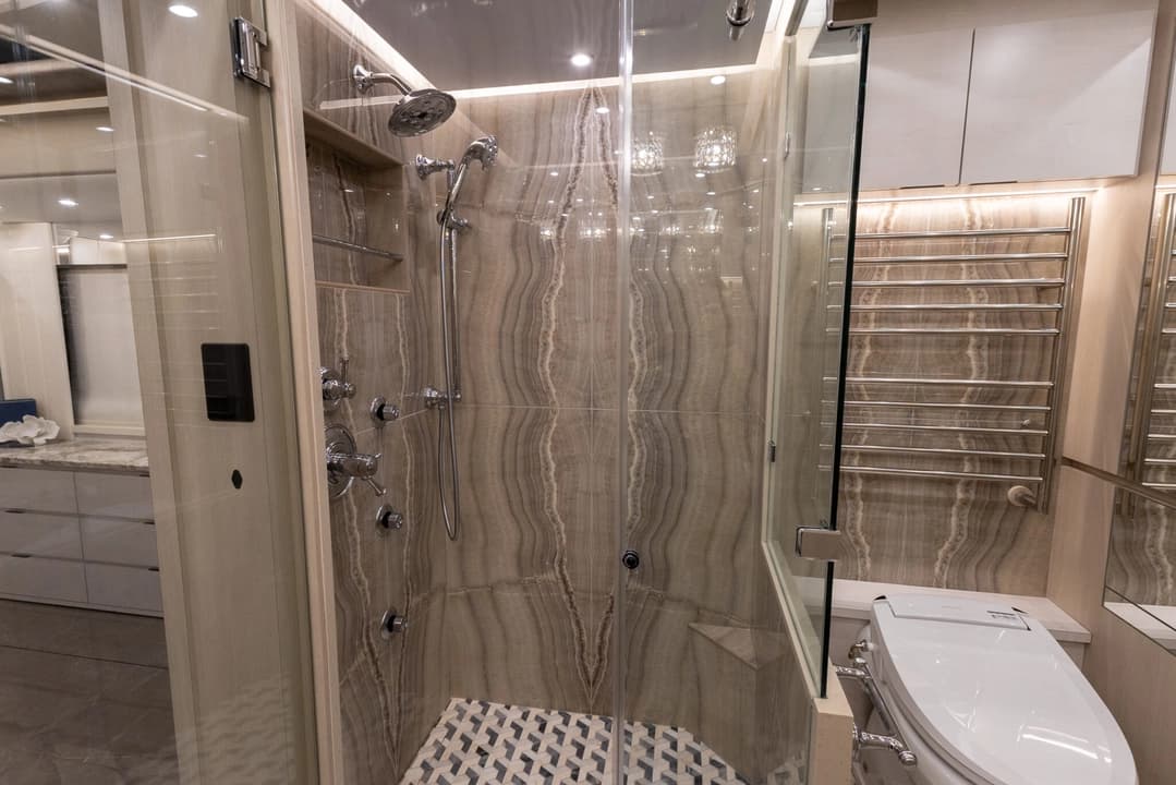 2024 Newell P50 Edition Motorhome - Image 31