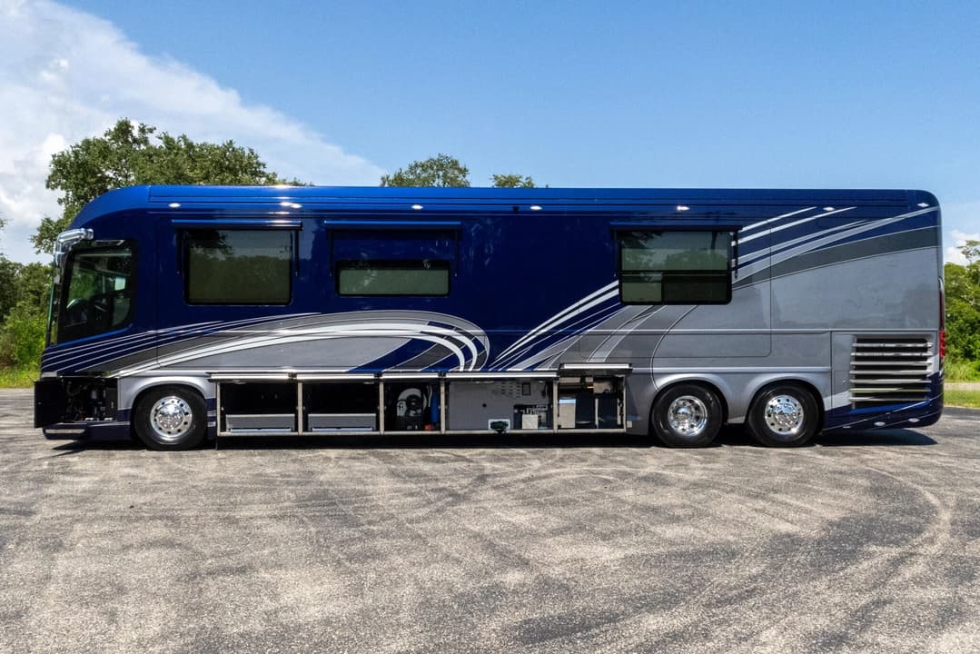 2024 Newell P50 Edition Motorhome - Image 34