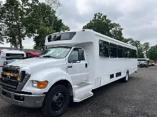 2013 Ford F650 bus