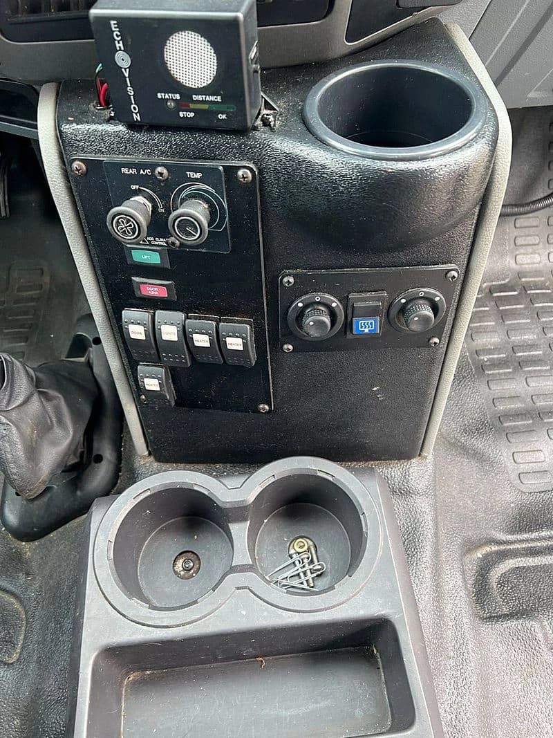 2013 Ford F650 Shuttle Bus - Image 19