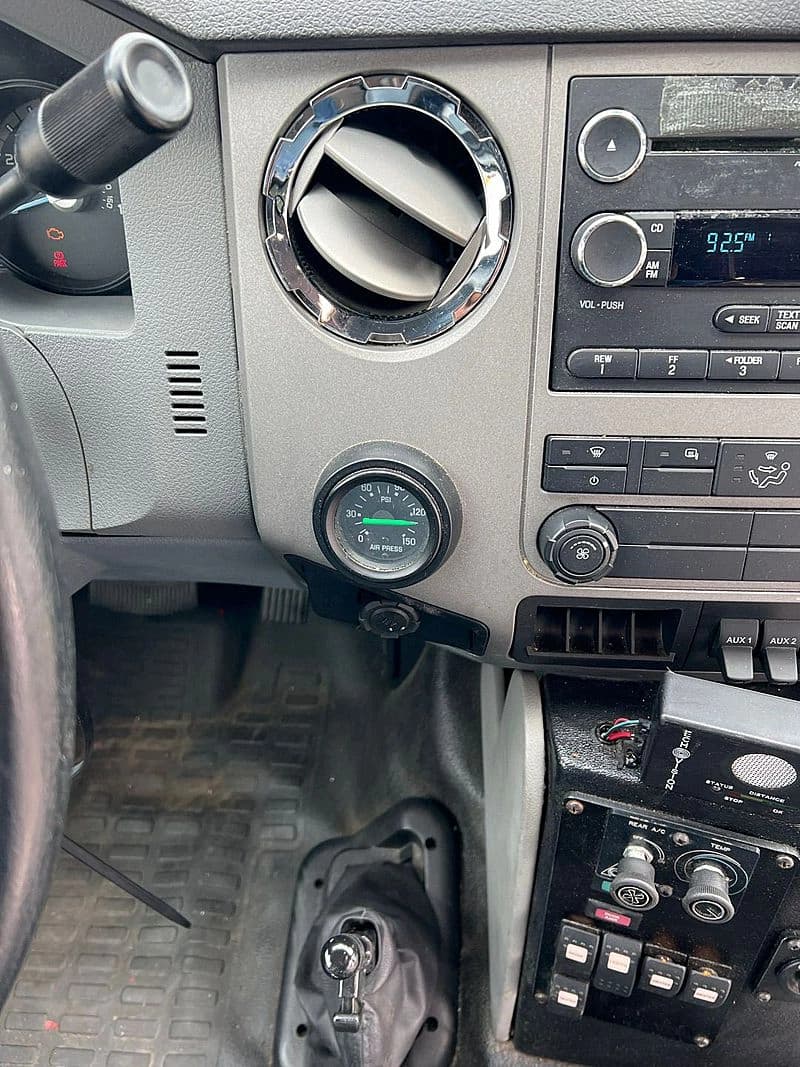 2013 Ford F650 Shuttle Bus - Image 20