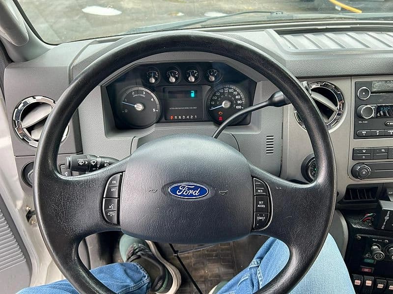 2013 Ford F650 Shuttle Bus - Image 24