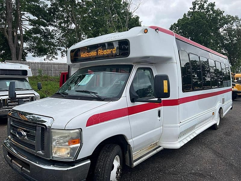 2013 Turtletop Odyssey Shuttle Bus - Image 1